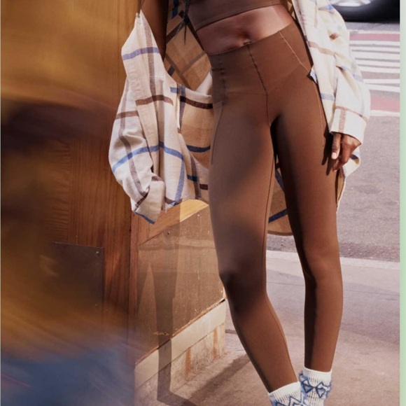 Aerie Real Me Xtra High Waisted Hold Up! Pocket Legging - Picture 2 of 12